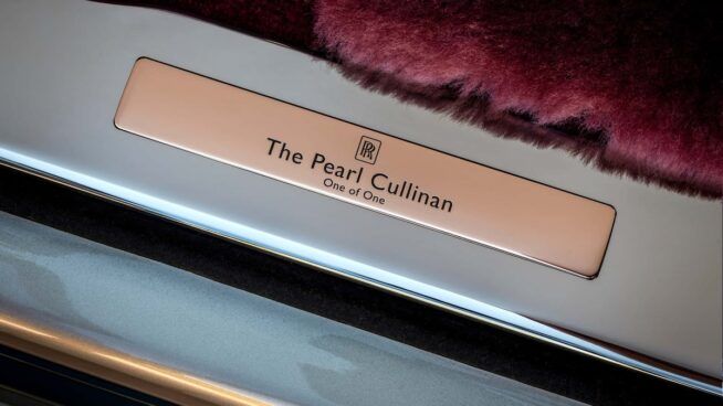 Rolls-Royce Cullinan Bespoke Pearl Rose