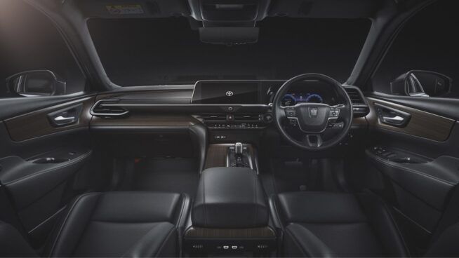 Toyota Crown Sedan (2023) - wnętrze