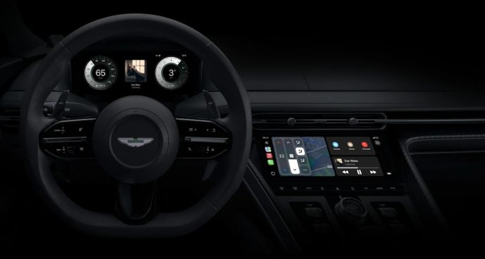 Aston Martin Apple CarPlay