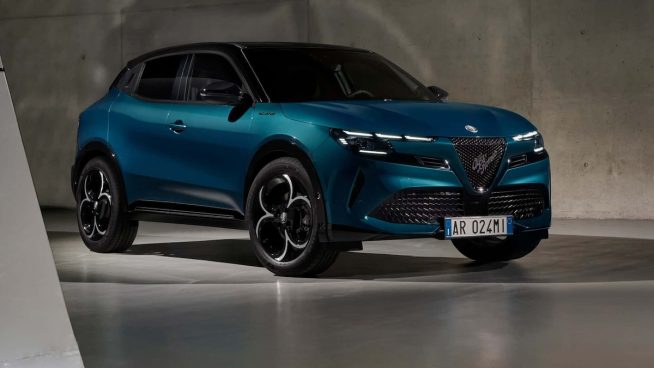 Alfa Romeo Milano - niebieski (turkusowy?)