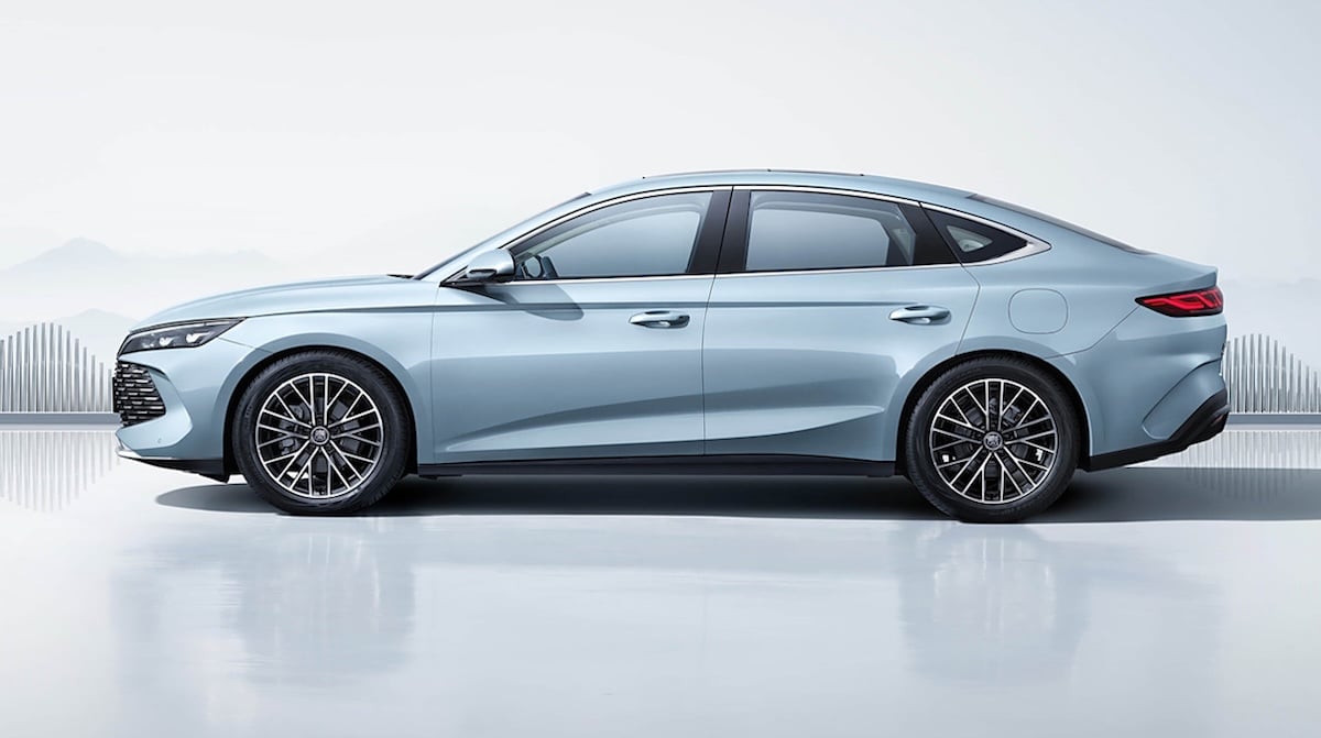 BYD QIN L DMi - bok